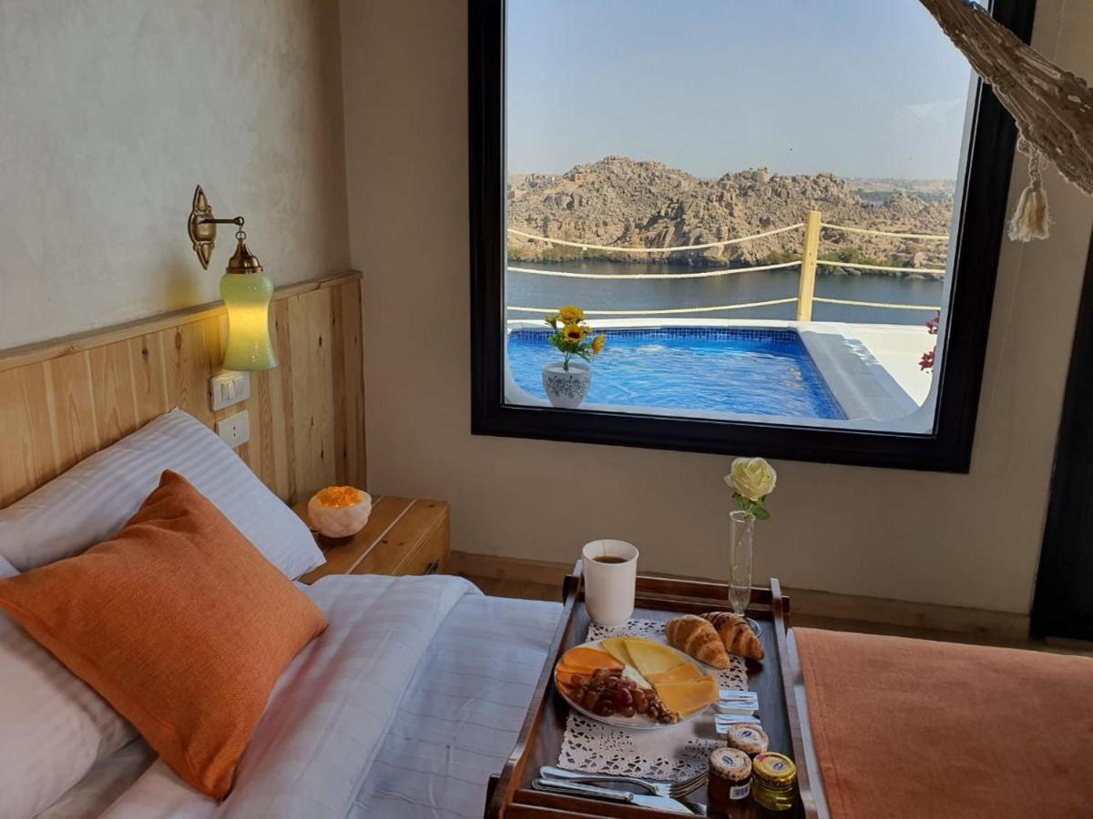 Benben By Dhara Hotels - Adults Only Asuán Exteriér fotografie A room at the hotel