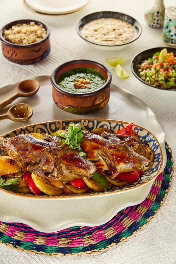 Benben By Dhara Hotels - Adults Only Asuán Exteriér fotografie Shawarma